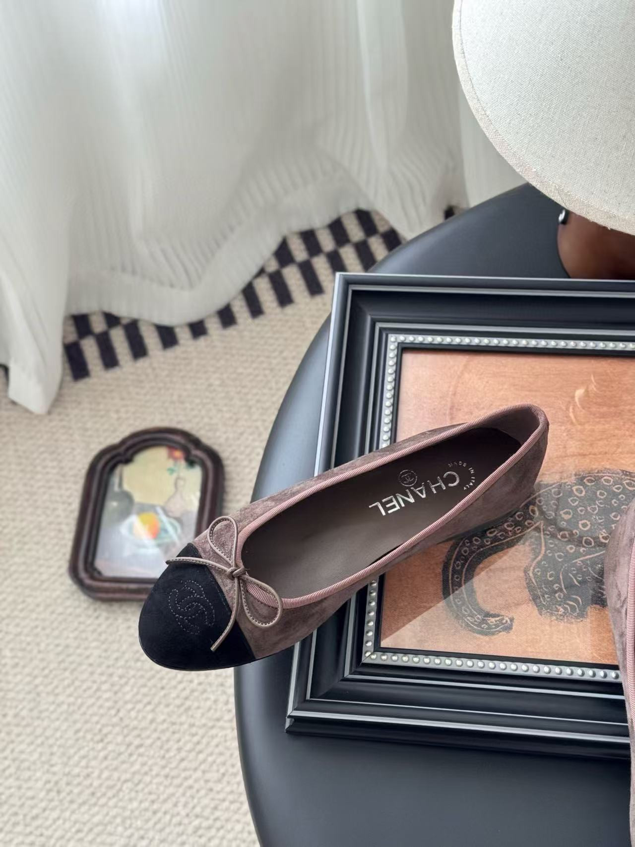 UA Ch**el Ballet flats