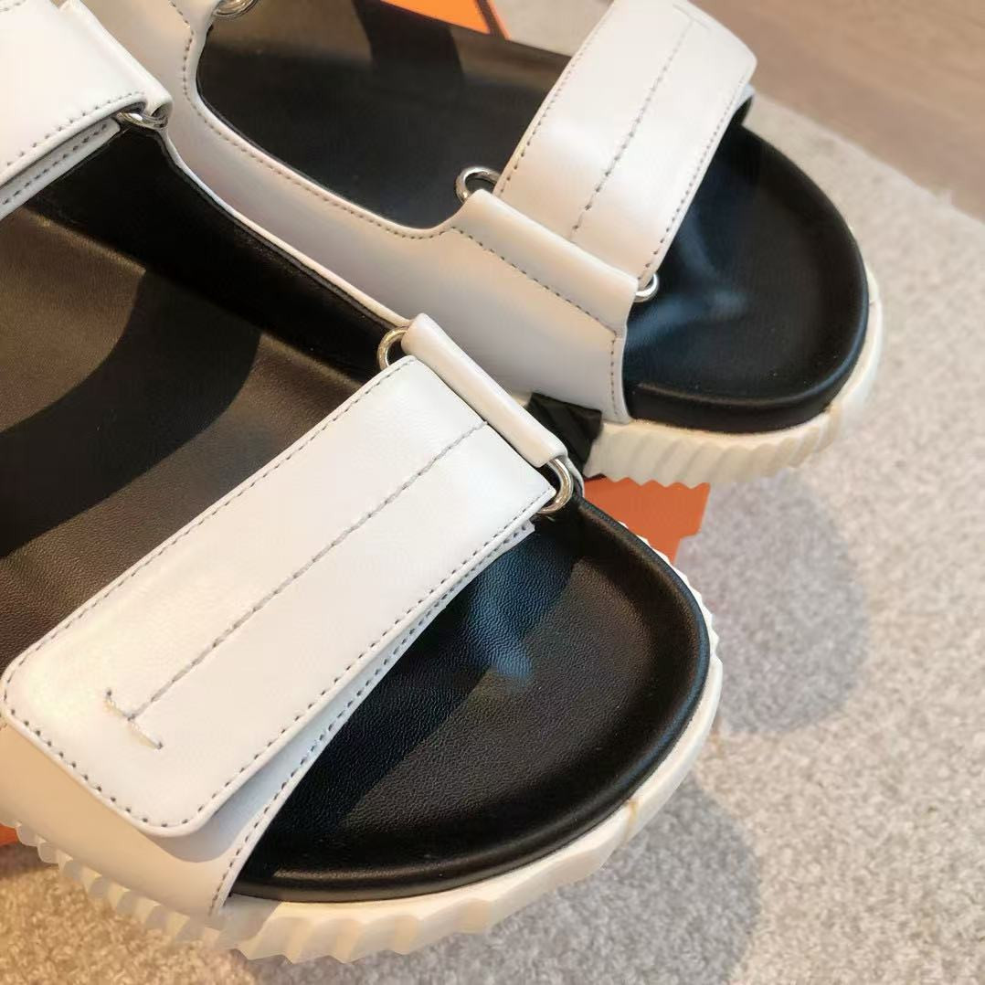 UA H**me5 Junior sandal