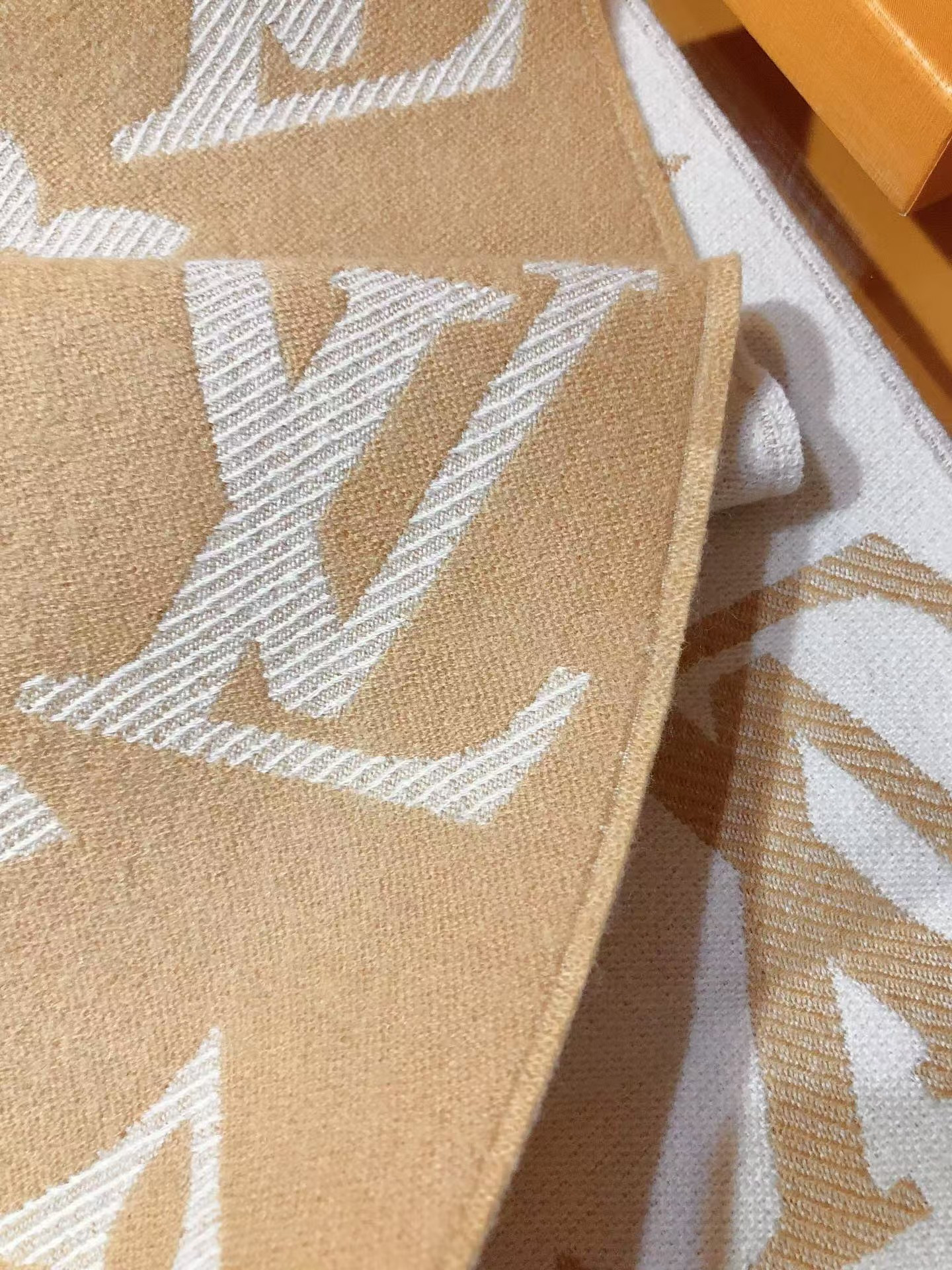 l0vis Vvtt0n monogram scarf