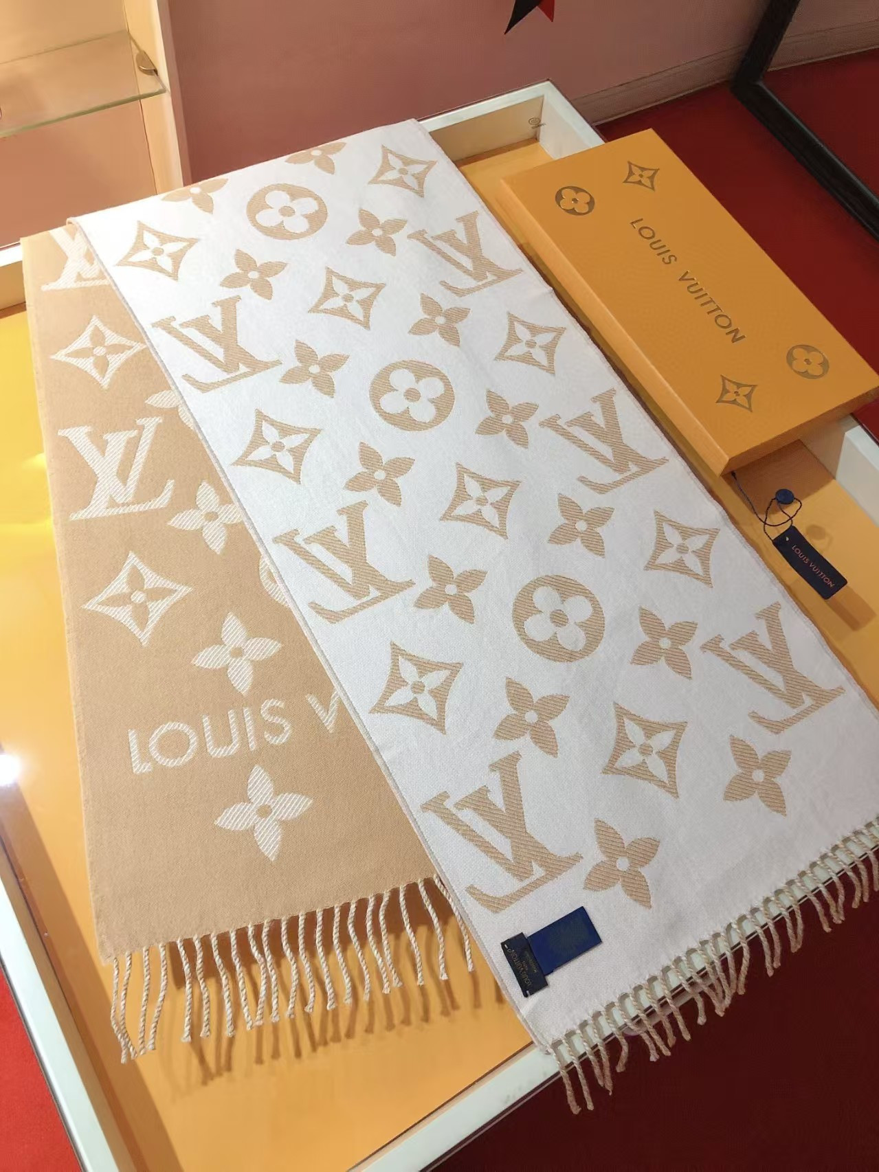 l0vis Vvtt0n monogram scarf