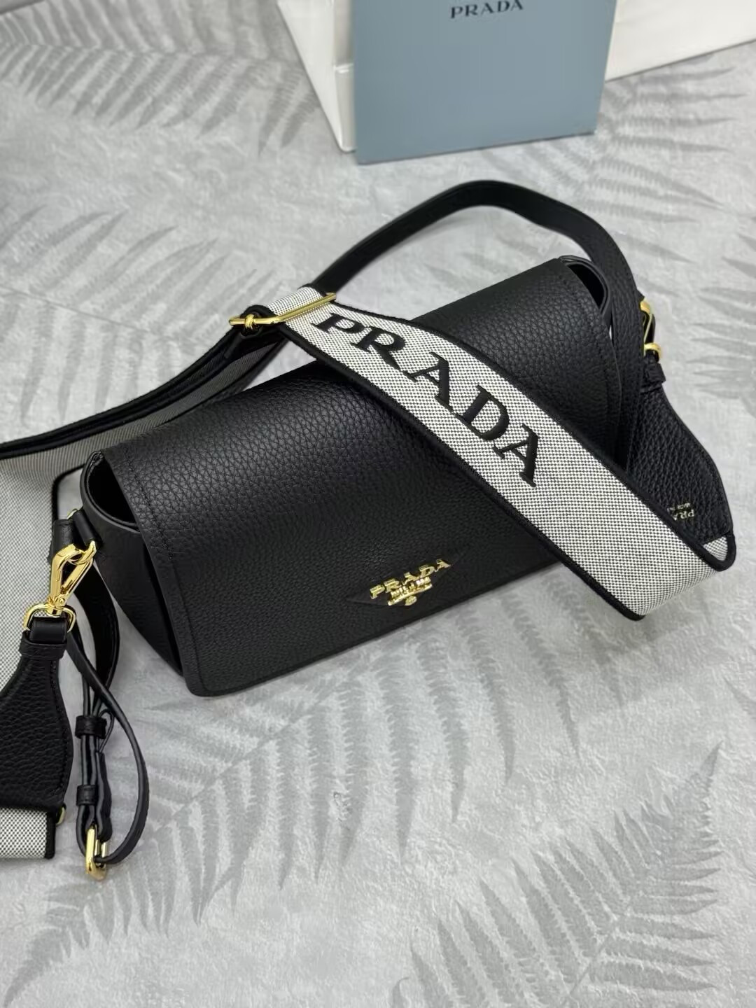 Prada Leather Shoulder Bag 15.5x23x9cm