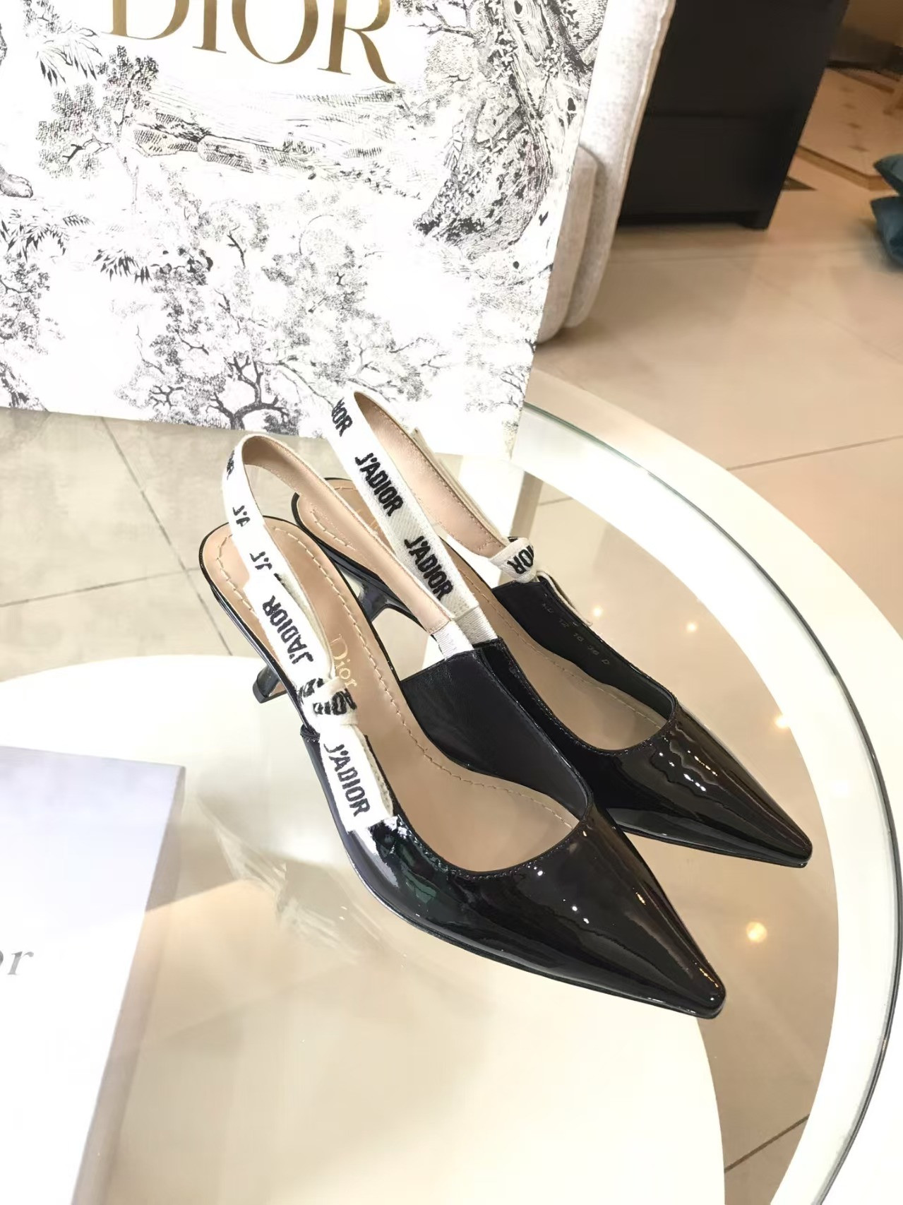 UA Dior J