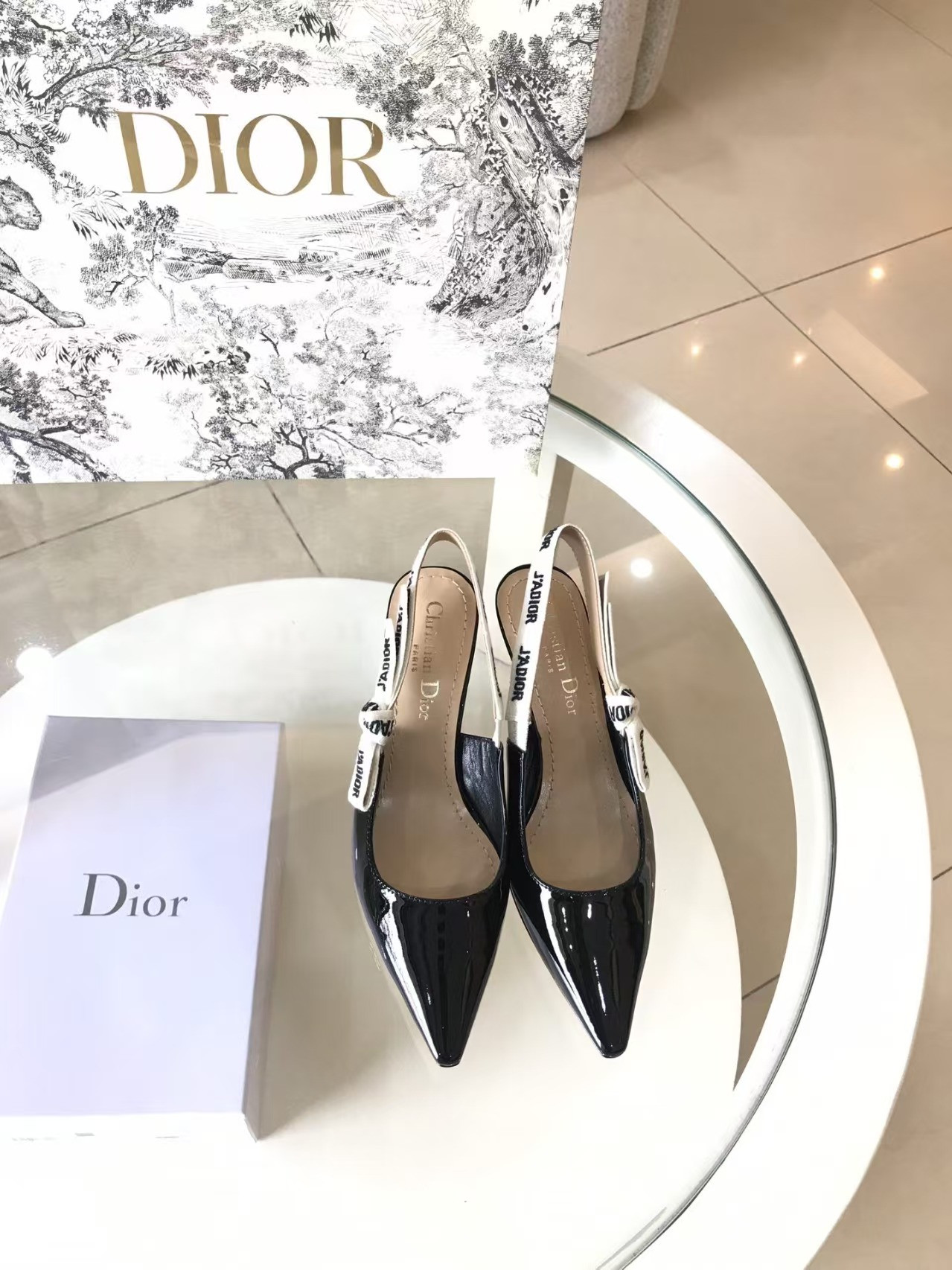 UA Dior J
