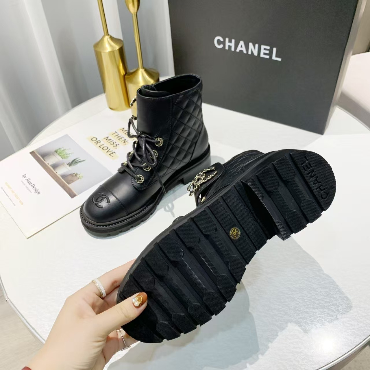 ua Ch**el boot