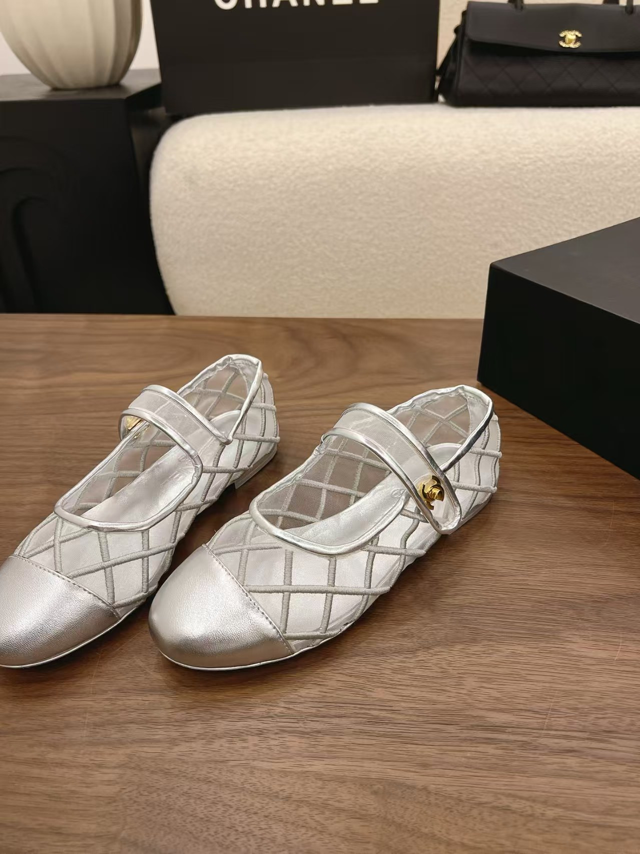 ua Ch**el mary jane ballet flats