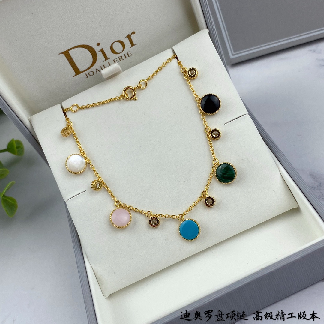 D10r compass Necklace