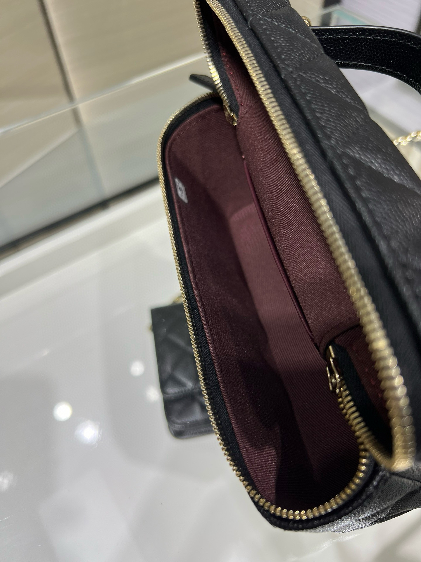 CHANEL Classic Vanity with chain Handbag 17x19.5x5cm