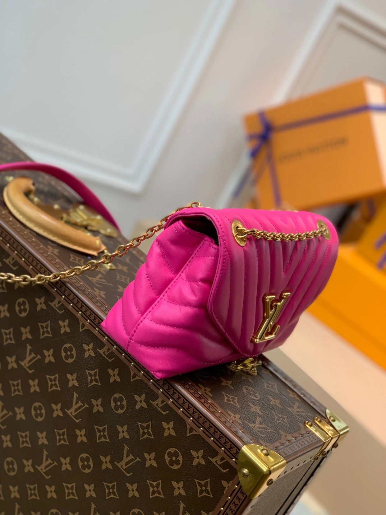 LV NEW WAVE CHAIN BAG M58553