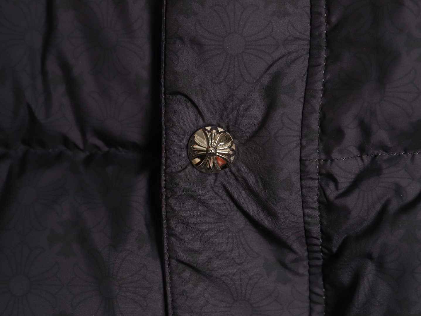 Ch*0me He**ts short puffer jacket