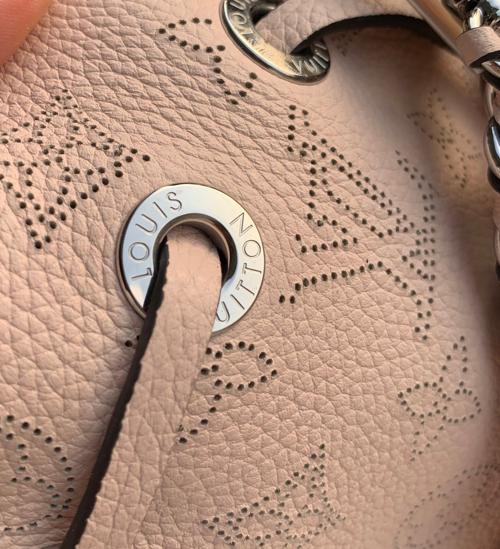 Bella tote M59203