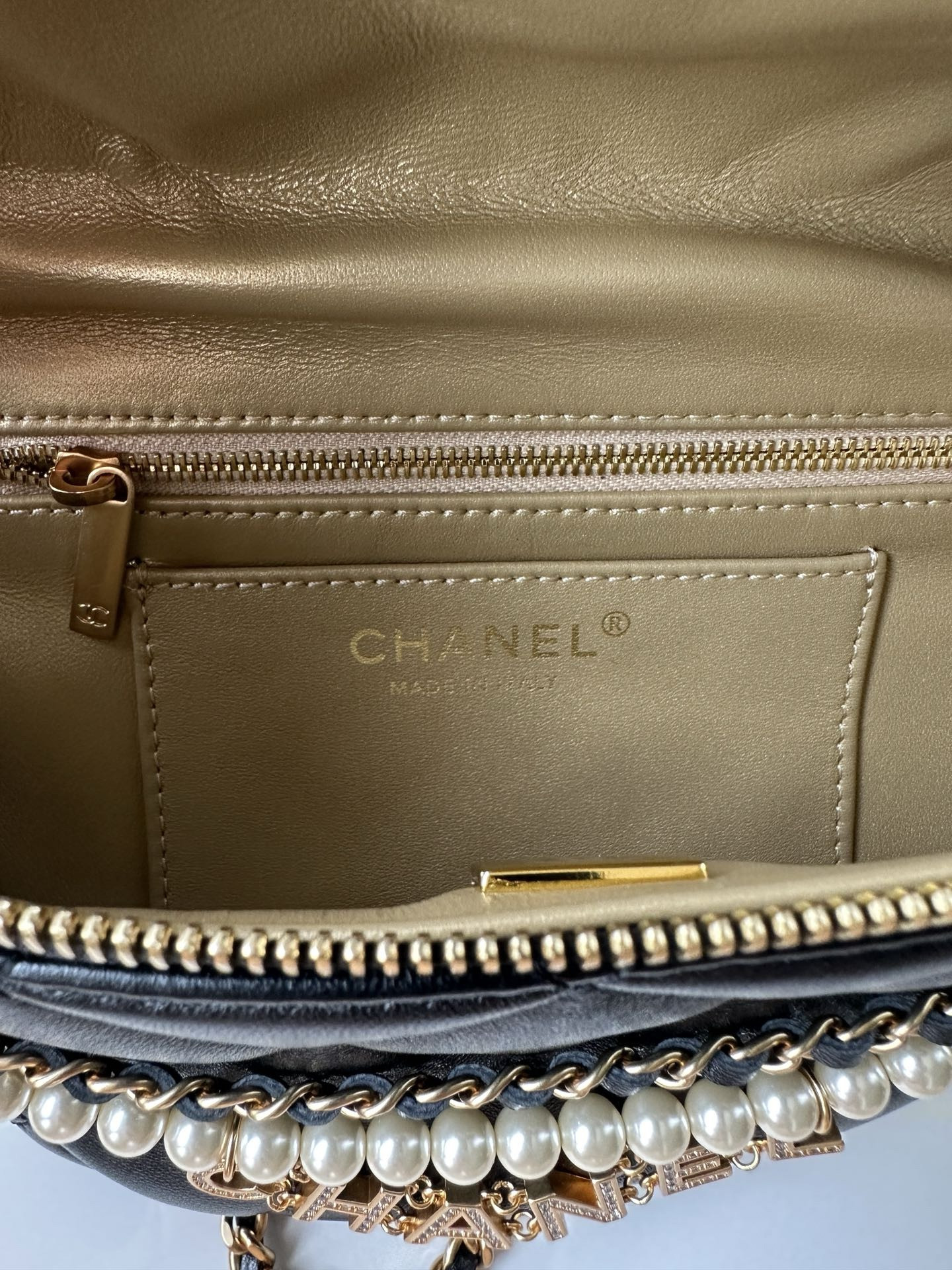 Ch**el Waist Bag 17 × 24 × 11 cm