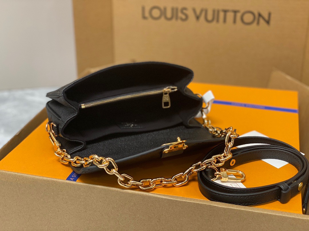 LV Pochette Métis East West M46595