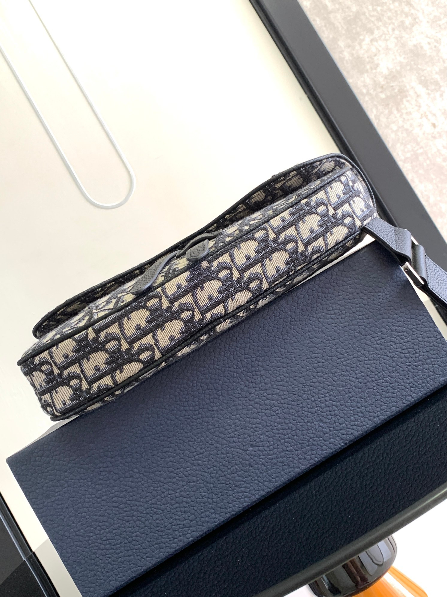 D10r Saddle Bag Beige and Black D10r Oblique Jacquard 26 x 19 x 4.5 cm