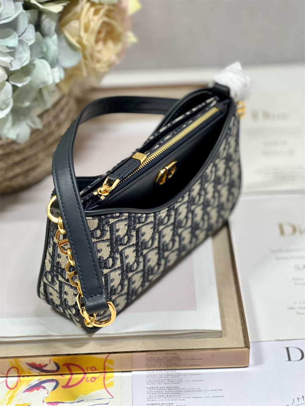 D10r 30 MONTAIGNE AVENUE BAG Blue D10r Oblique Jacquard 22.5 x 12.5 x 6.5 cm