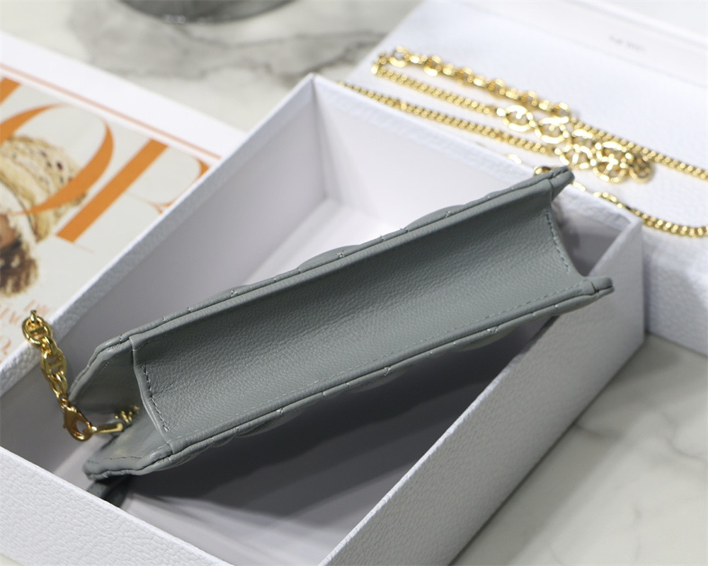 D10r CARO ZIPPED POUCH WITH CHAIN Grey S*pple Cannage Calfskin 19 x 14 x 4.5 cm