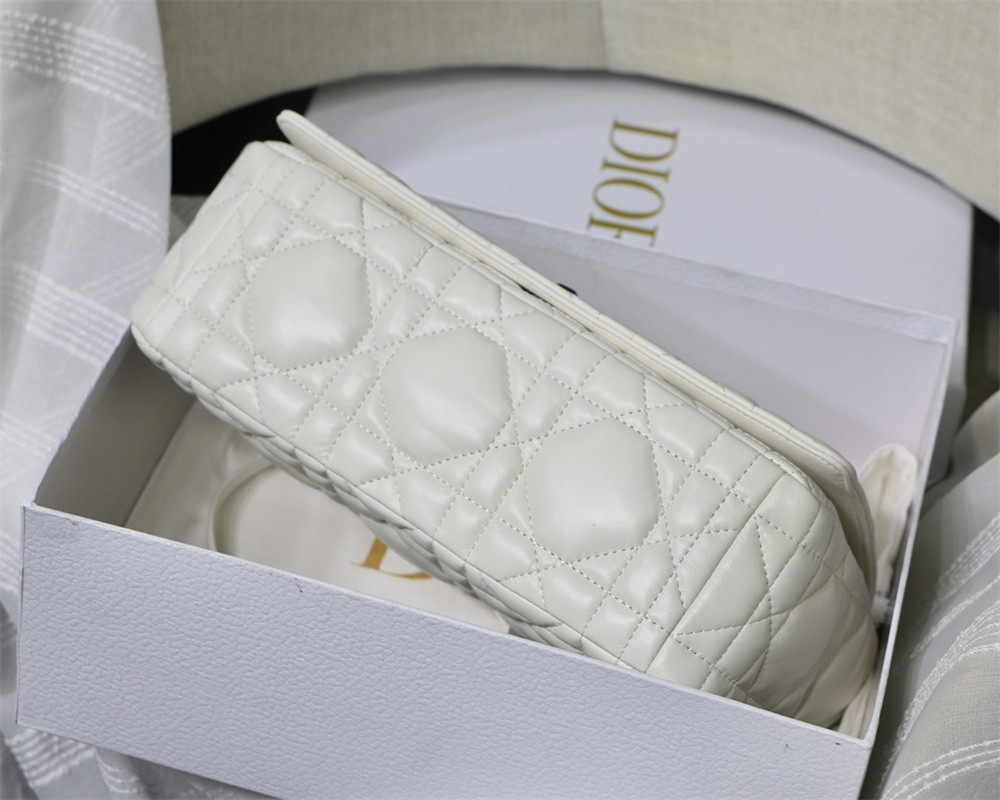 LARGE D10r CARO BAG Ivory S*pple Cannage Calfskin With Silver Hardware 29 x 18 x 10 cm