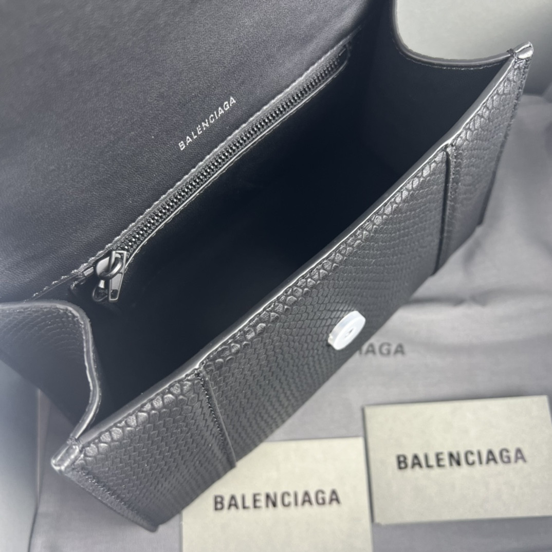 Ba1en*iaga WOMEN