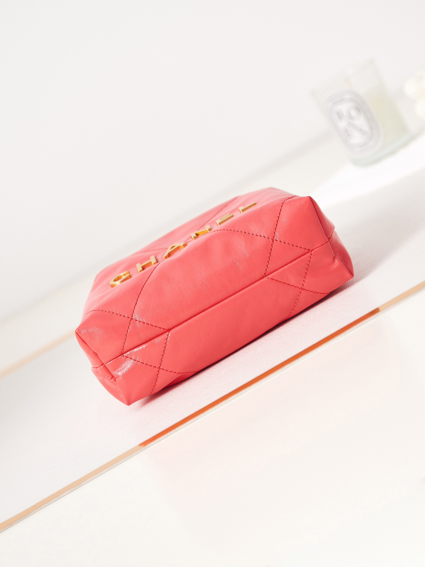 Ch**el 22 MINI HANDBAG Shiny Calfskin red 7.8 × 7.4 × 2.3 in