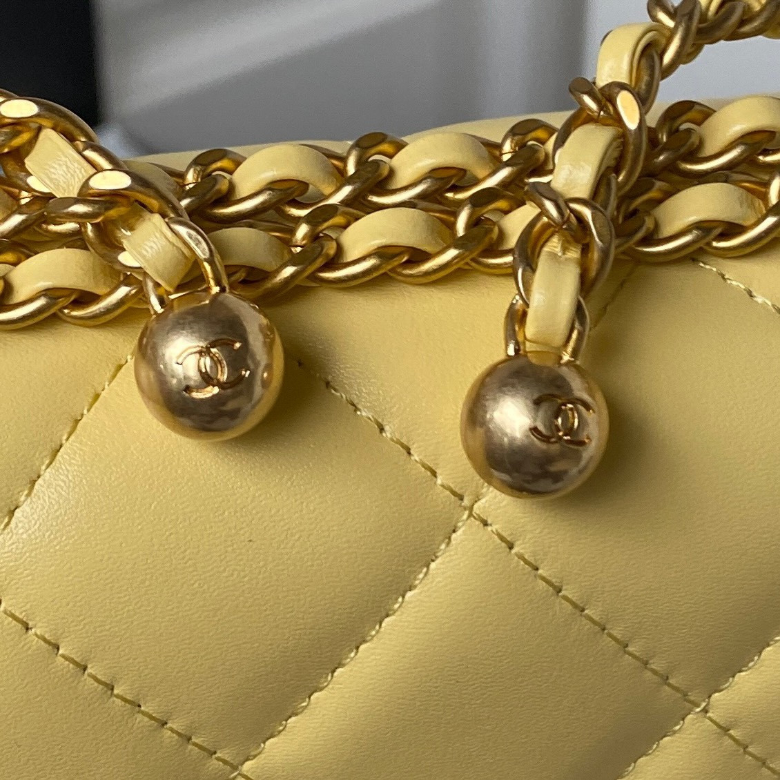 Ch**el FLAP BAG YELLOW 22×14.5×8cm