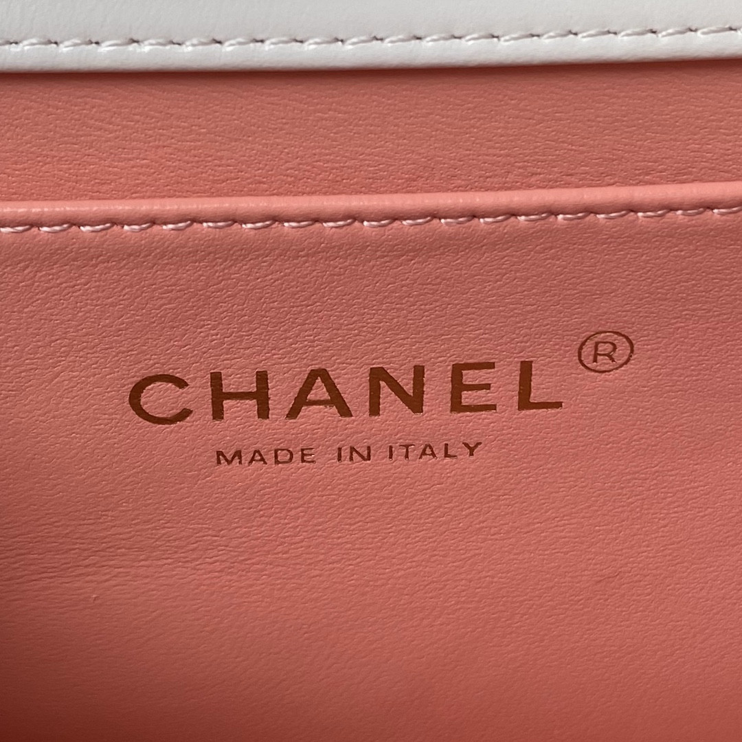 Ch**el FLAP BAG WHITE 22×14.5×8cm