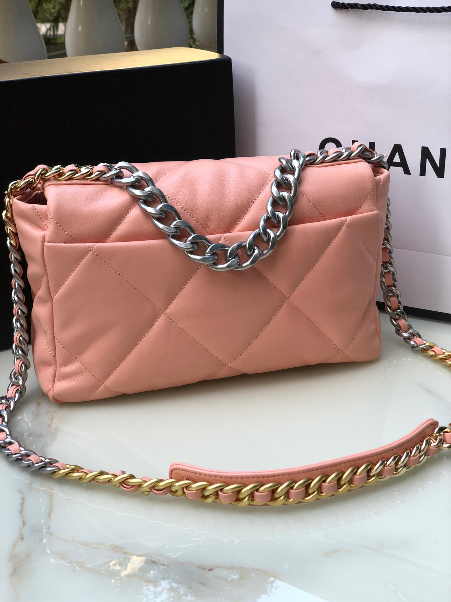 Ch**el 19 LARGE HANDBAG Shiny Leather, Gold-Tone, Silver-Tone & Ruthenium-Finish Metal Light Pink 7.8 × 11.7 × 3.9 in