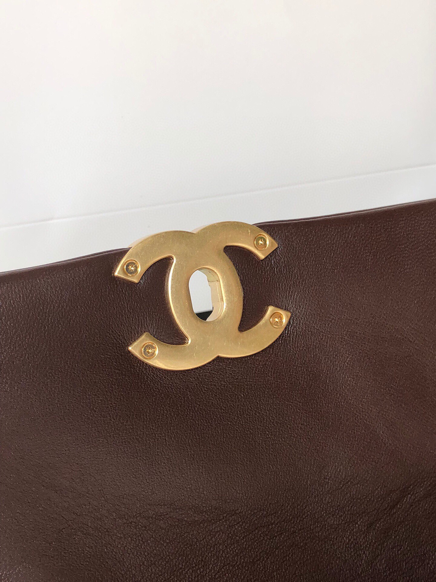 Ch**el 19 LARGE HANDBAG Shiny Leather, Gold-Tone, Silver-Tone & Ruthenium-Finish Metal Brown 7.8 × 11.7 × 3.9 in