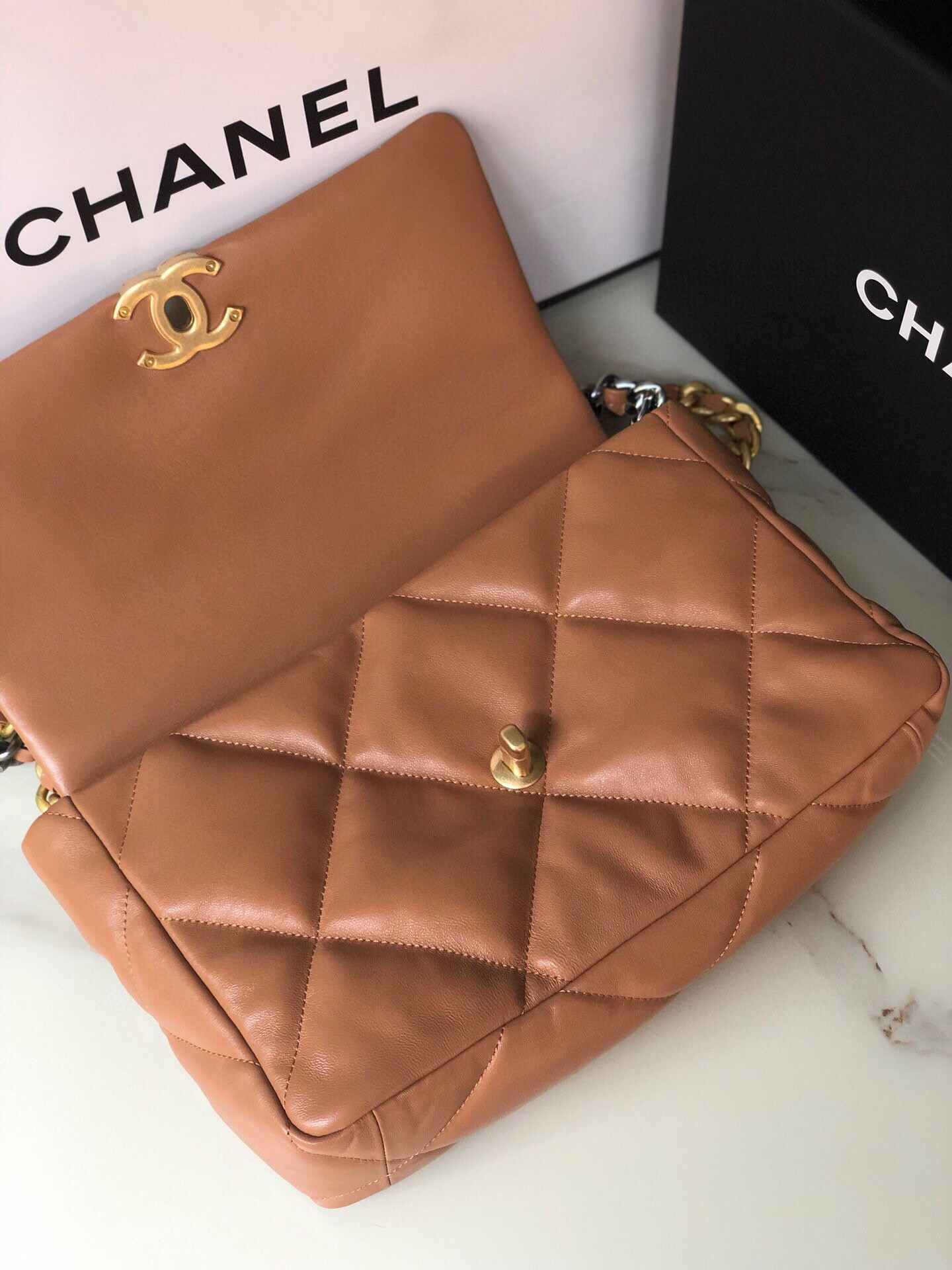 Ch**el 19 LARGE HANDBAG Shiny Leather, Gold-Tone, Silver-Tone & Ruthenium-Finish Metal Caramel 7.8 × 11.7 × 3.9 in
