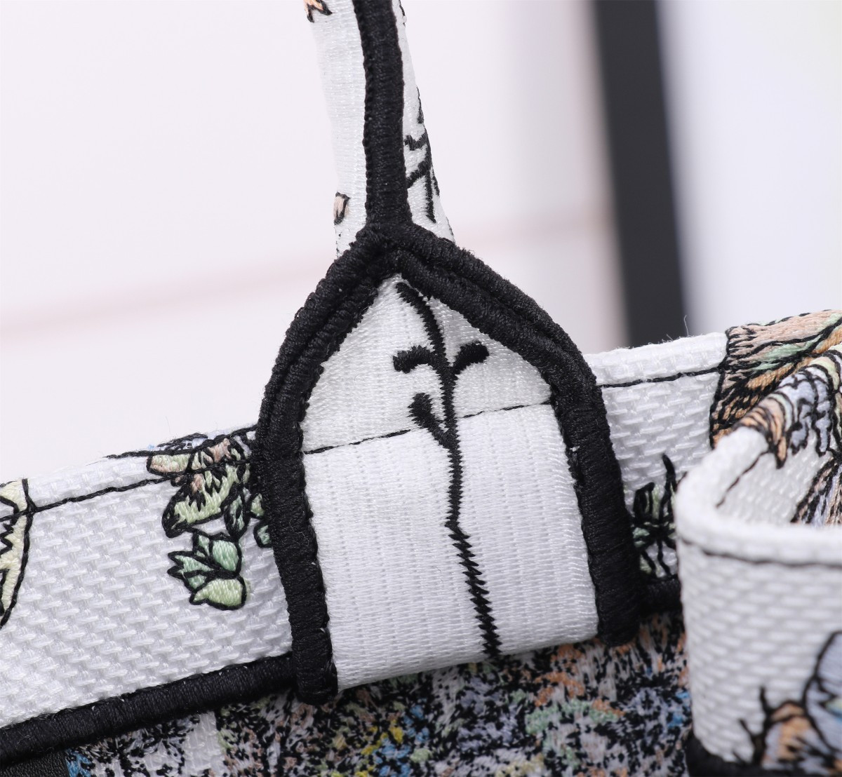 Small D10r BOOK TOTE WHITE MULTICOLOR TOILE DE JOUY MEXICO EMBROIDERY 10.5 x 8.5 x 5.5 inches