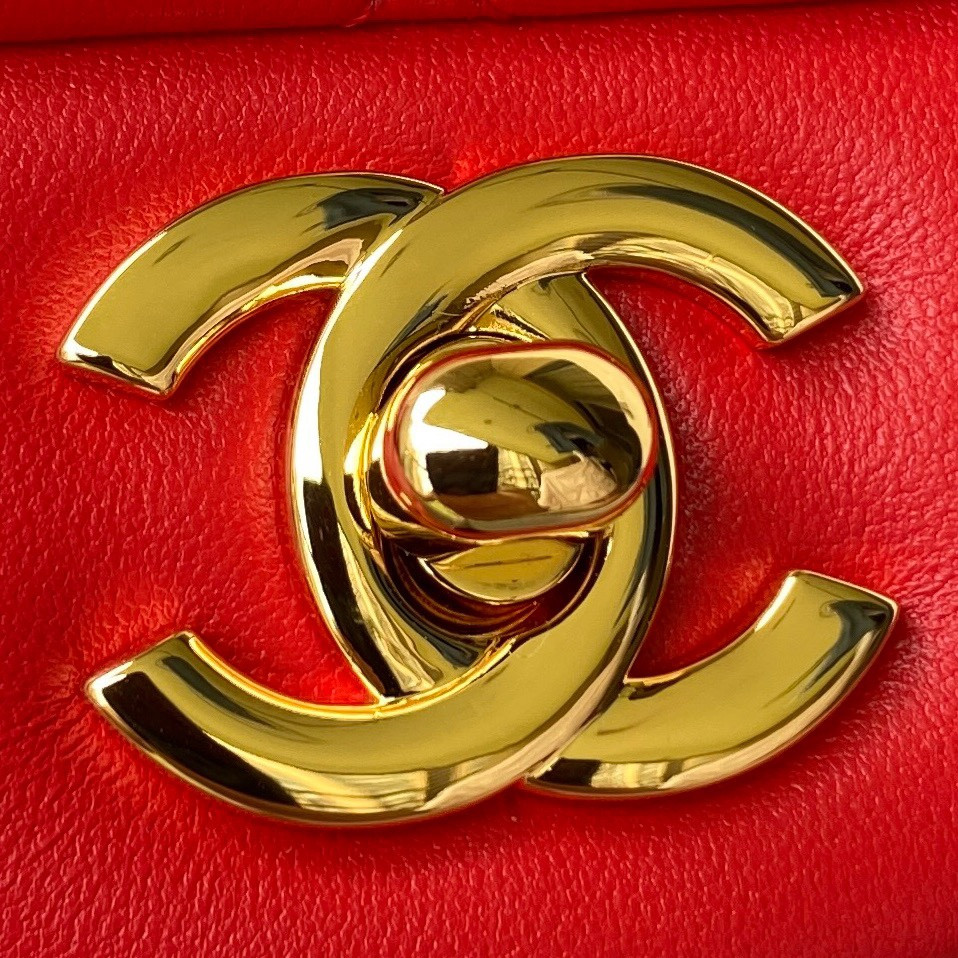 Ch**el SMALL CLASSIC HANDBAG LAMBSKIN & Gold-TONE METAL Red 5.7 × 9 × 2.3 IN
