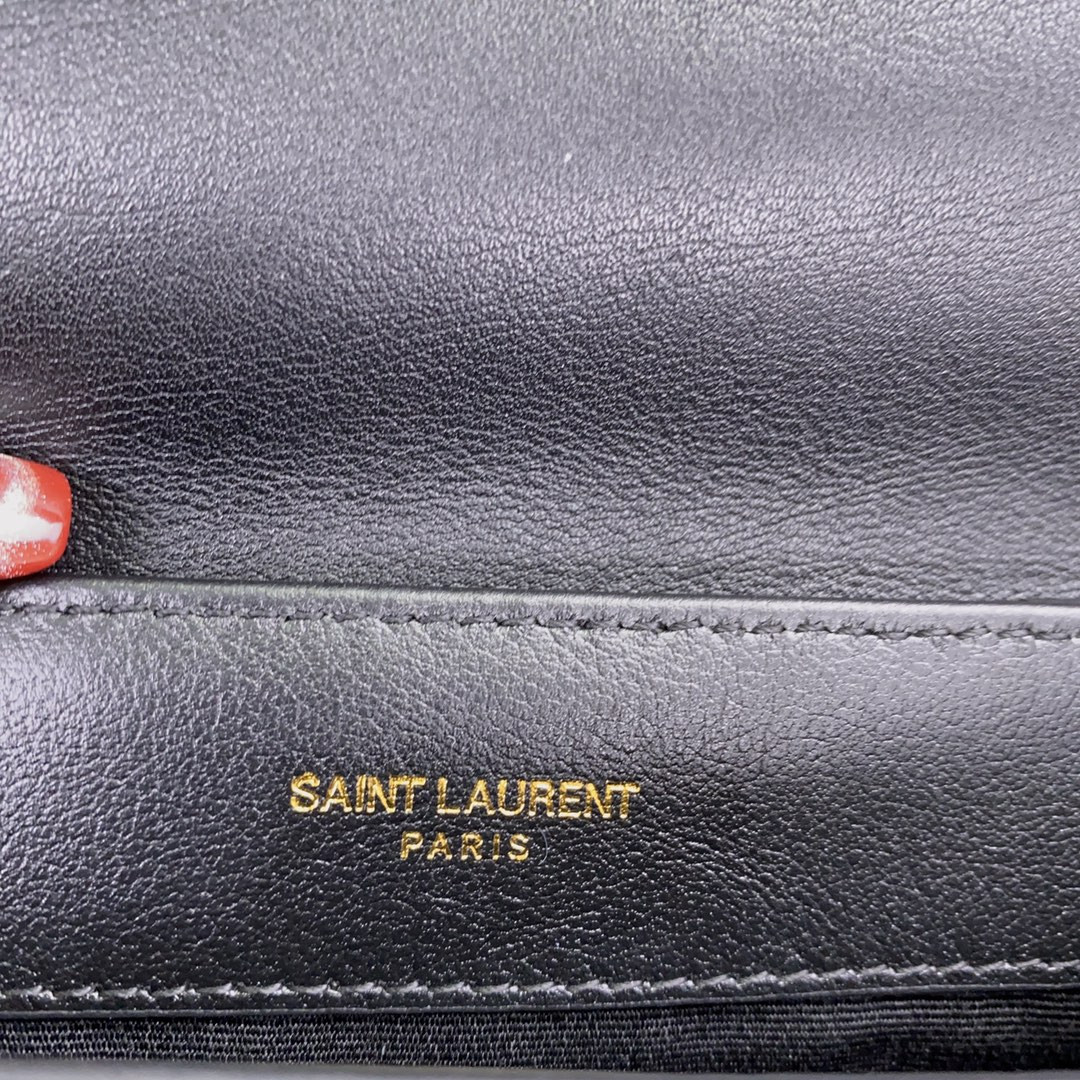 Y51 TOY LOULOU IN QUILTED LEATHER BLACK 7.9 X 5.5 X 3 INCHES