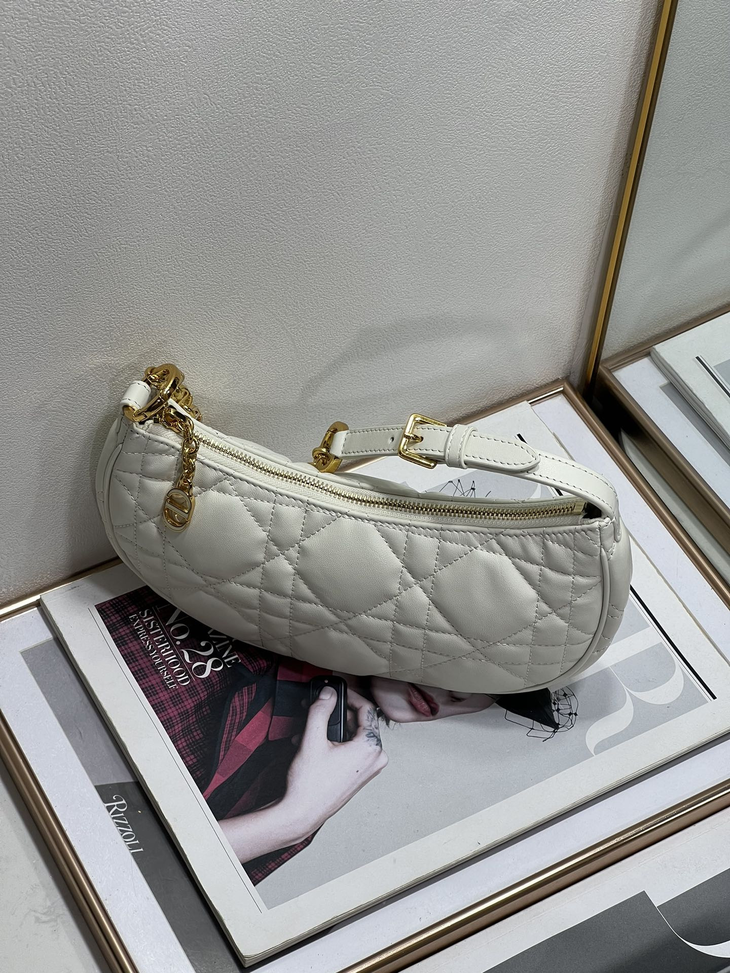 D10r CD Lounge bag white 26 x 15x 5.5 cm