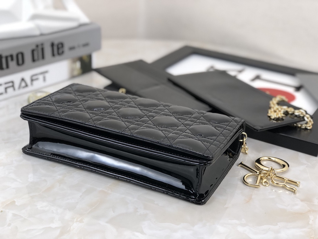 Lady D10r Pouch Black Patent Cannage Calfskin 8.5 x 4.5 x 1 inches