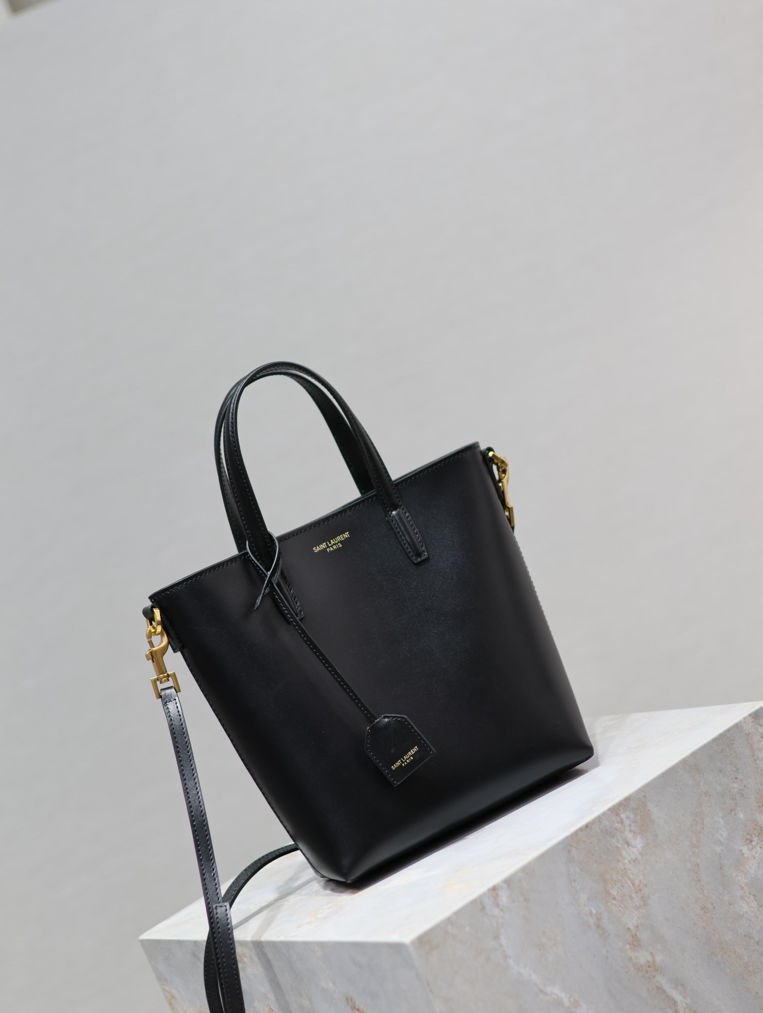 Y51 Sa1nt Lau*nt PARIS MINI TOY SHOPPING IN SMOOTH LEATHER BLACK 7.1 X 6.7 X 3.1 INCHES