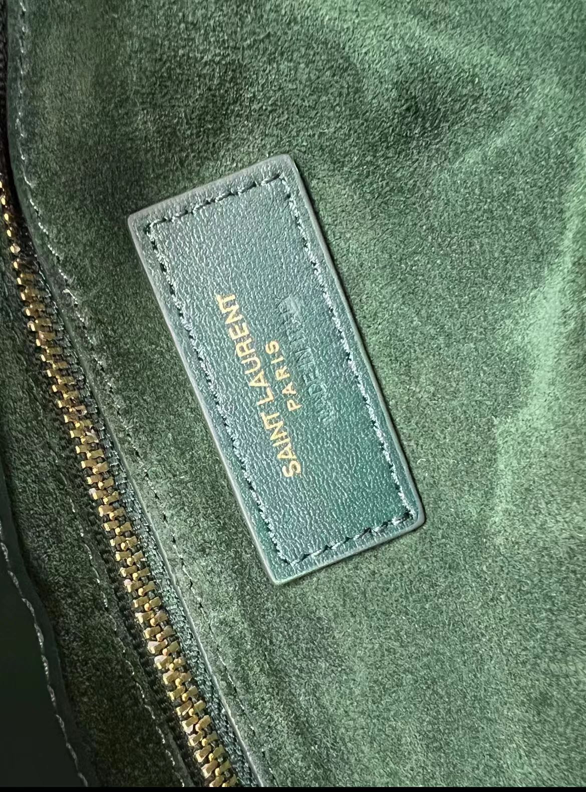 Y51 LE 5 À 7 IN SMOOTH LEATHER VERT FONCE 9 X 6.3 X 2.5 INCHES
