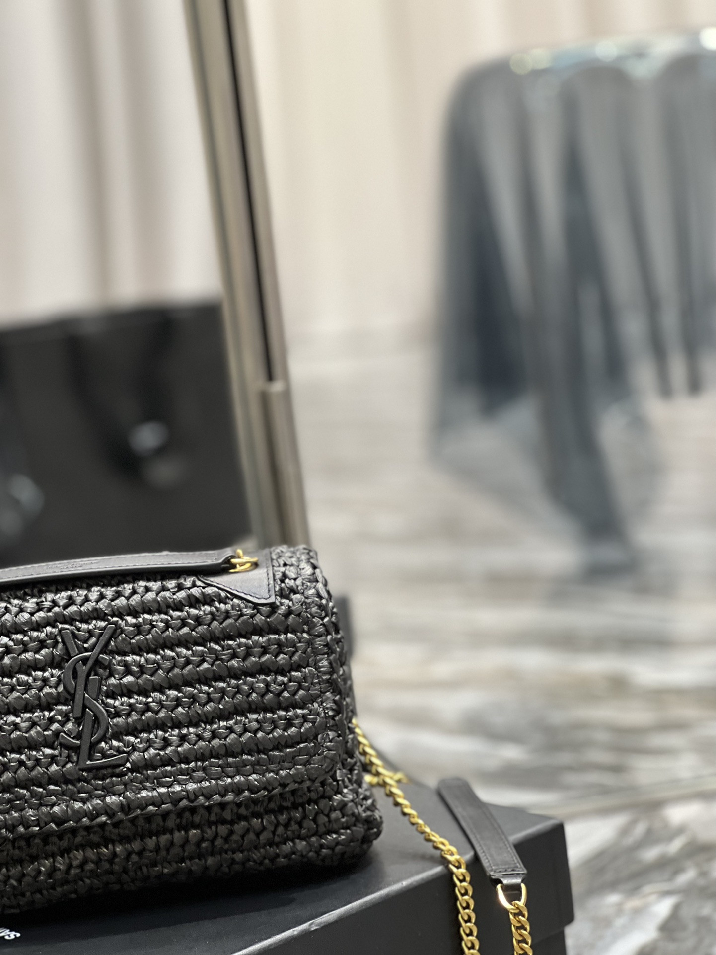 Y51 NIKI CHAIN BAG IN RAFFIA AND LEATHER BLACK 22×16.5×12 CM