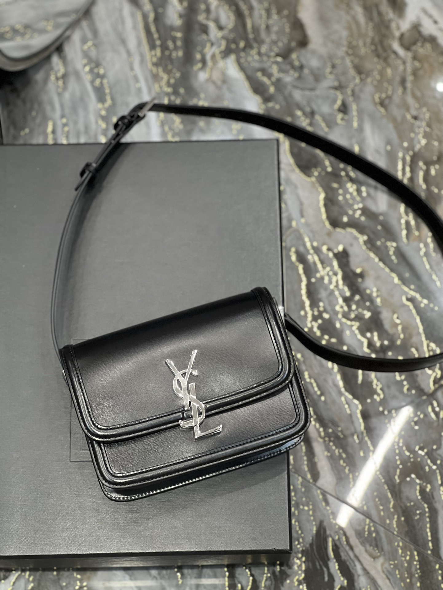 Y51 SOLFERINO SMALL IN GLAZED LEATHER 7.4 X 5.1 X 1.9 INCHES