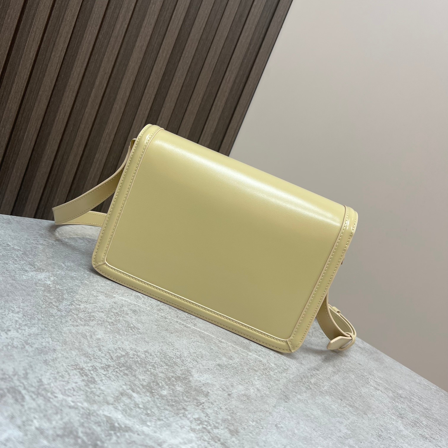 Y51 SOLFERINO MEDIUM SATCHEL IN BOX Sa1nt Lau*nt YELLOW 9.1 X 6.3 X 2.4 INCHES
