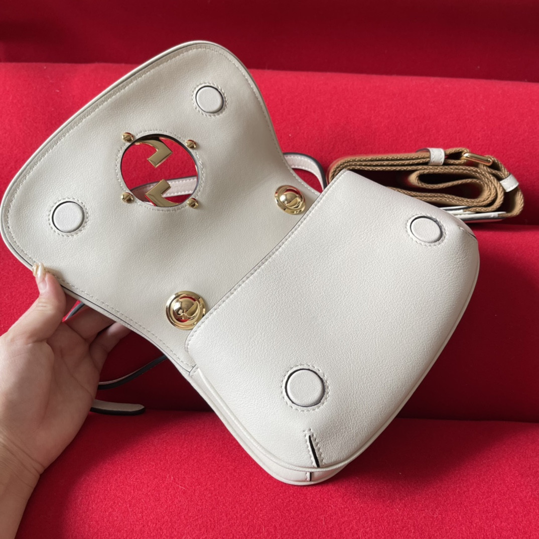 Gvc*1 BLONDIE MINI BAG WHITE 8.7"W x 5.1"H x 2.2"D