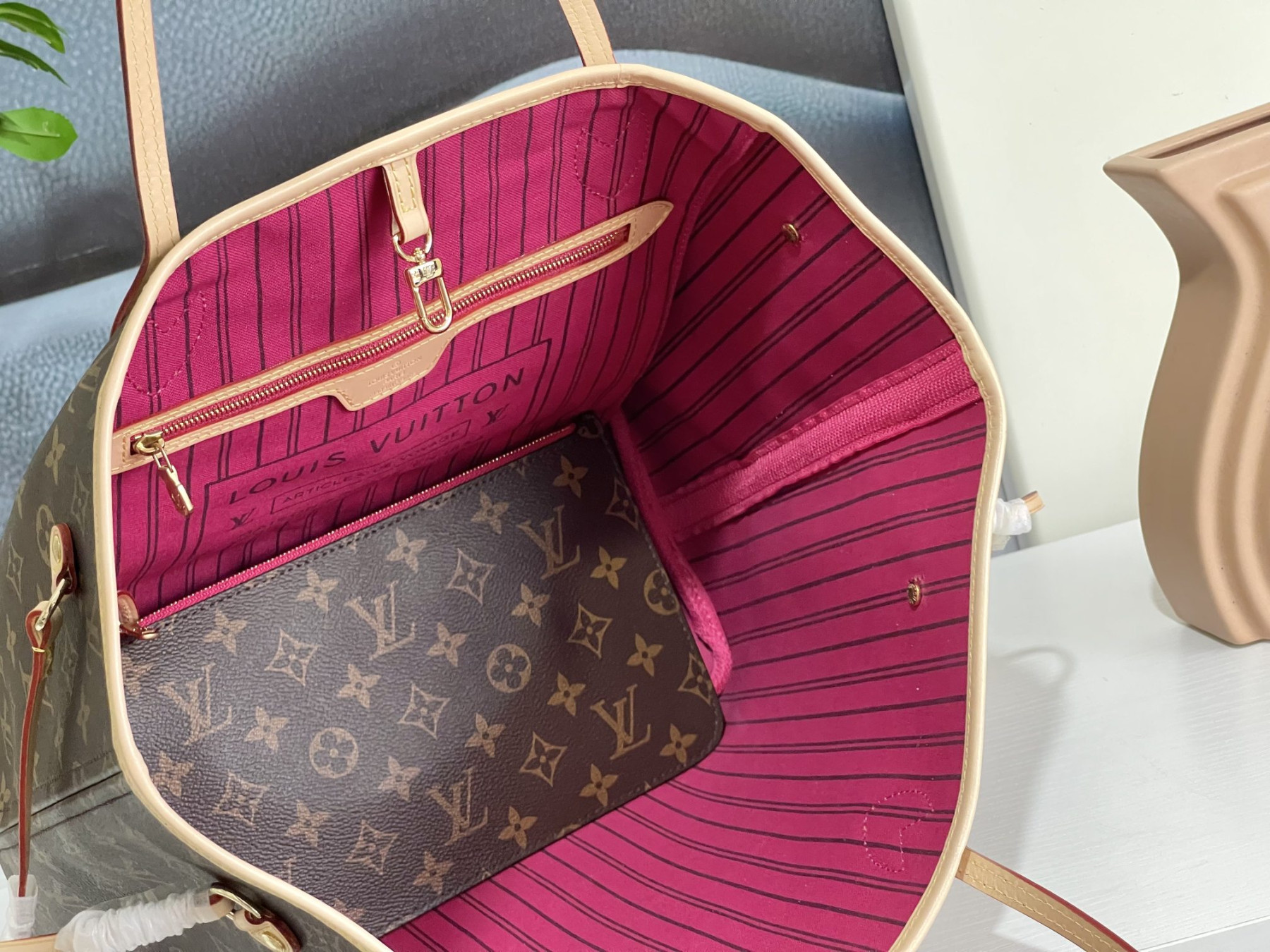 L0vis Vvtt0n M41178 Neverfull MM 12.6 x 11.4 x 6.7 inches Without Box