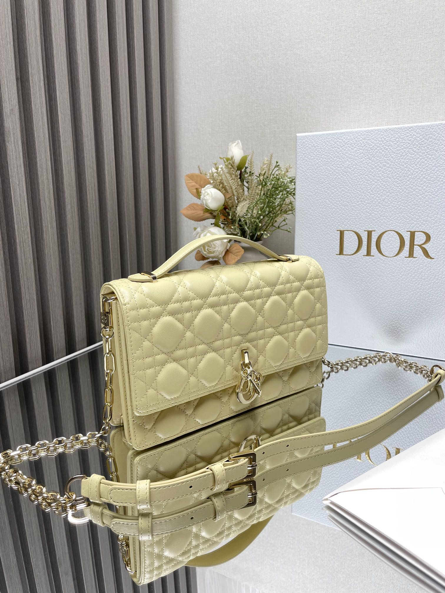 My D10r Top Handle Bag 9.5 x 5.5 x 3 inches