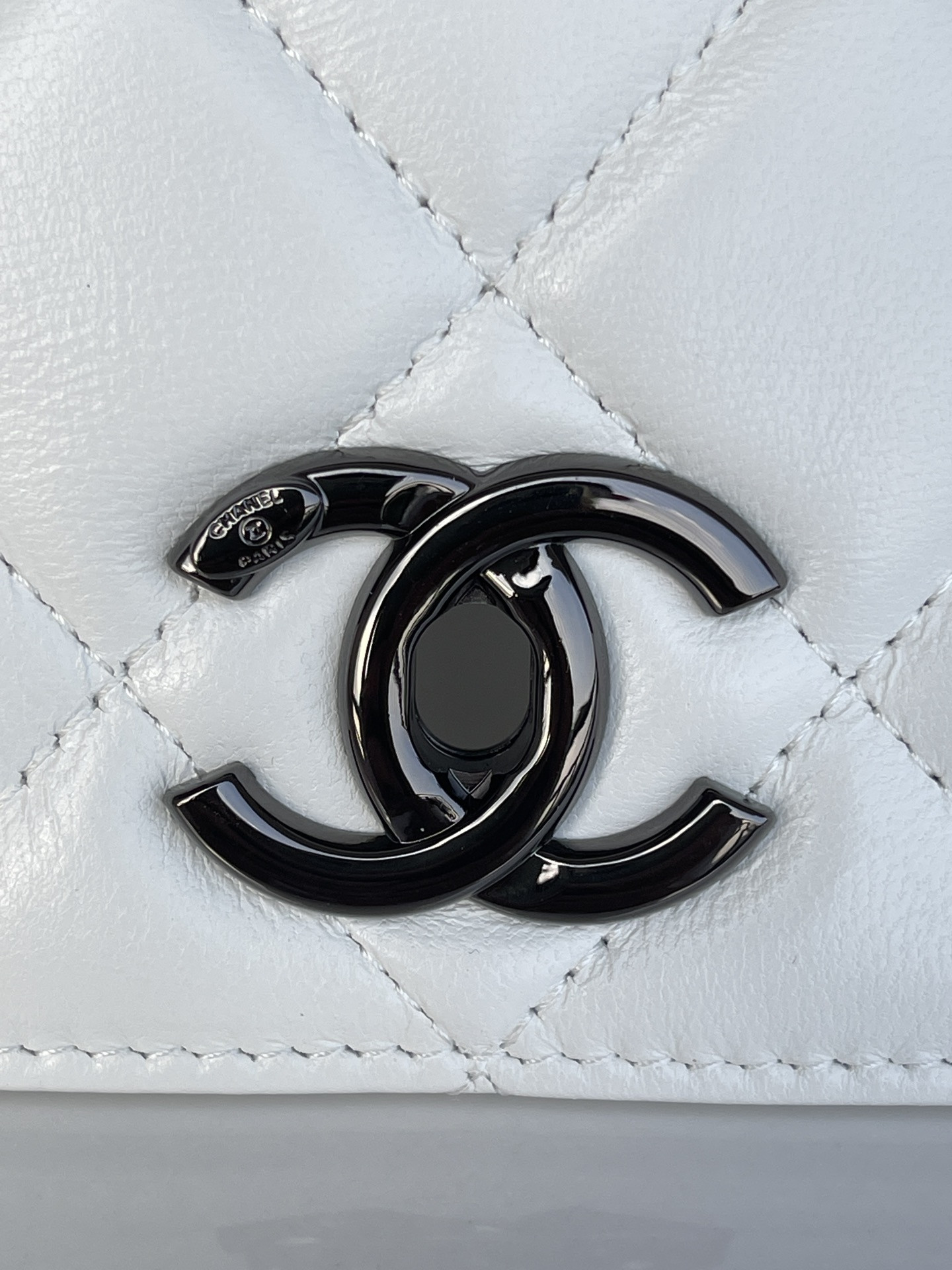 Ch**el FLAP BAG WITH TOP HANDLE WHITE 6.6 × 9.8 × 4.7 in