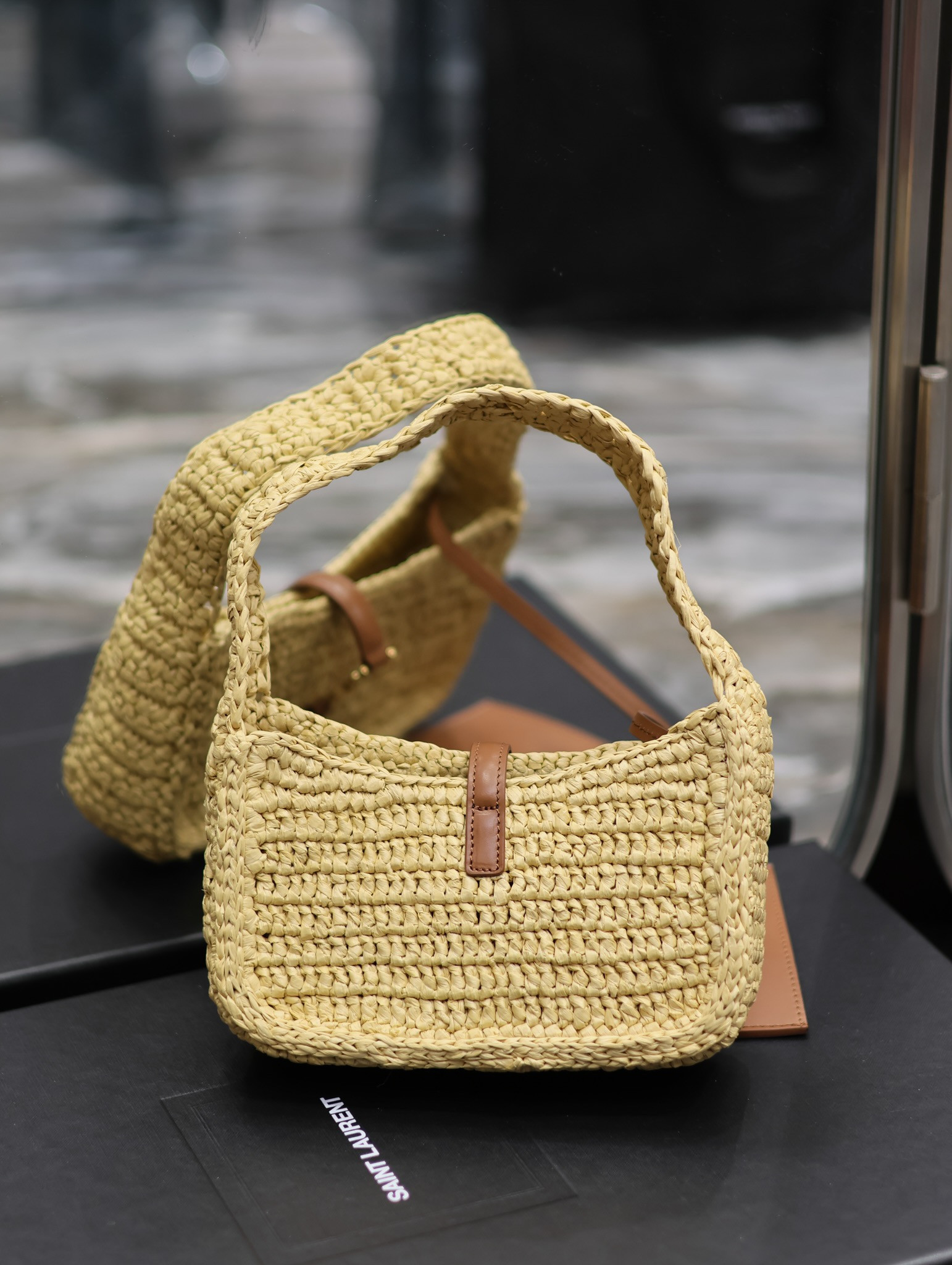 Y51 LE 5 À 7 MINI IN RAFFIA  Color Natural 7.5X4.5X1.8 INCHES