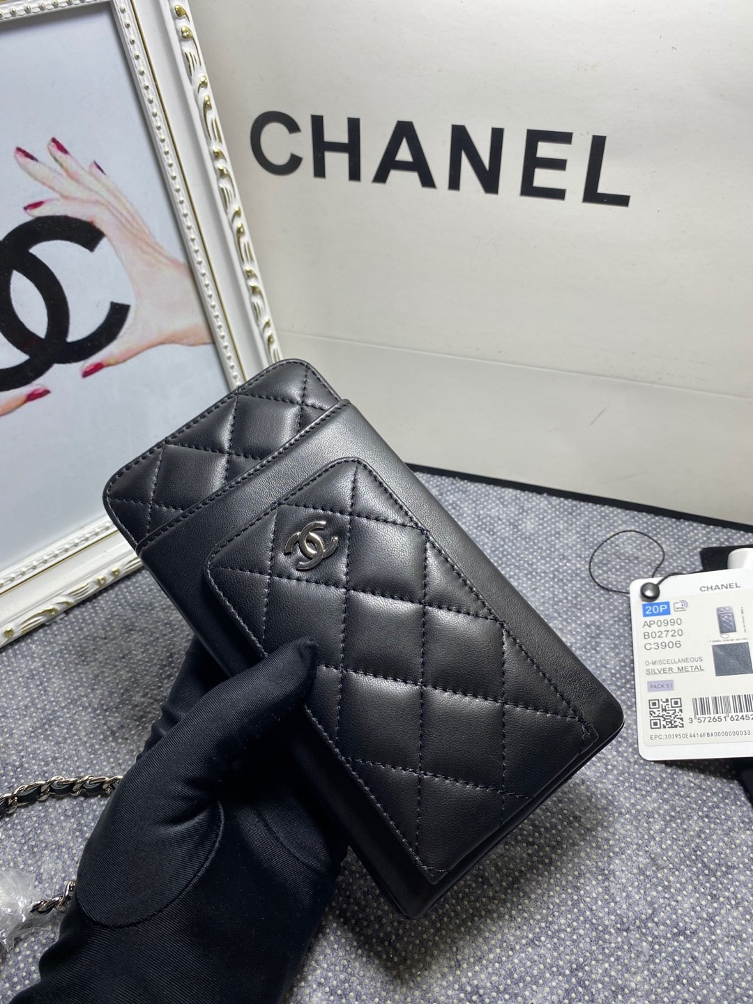 Ch**el LONG ZIPPED WALLET 19-11cm