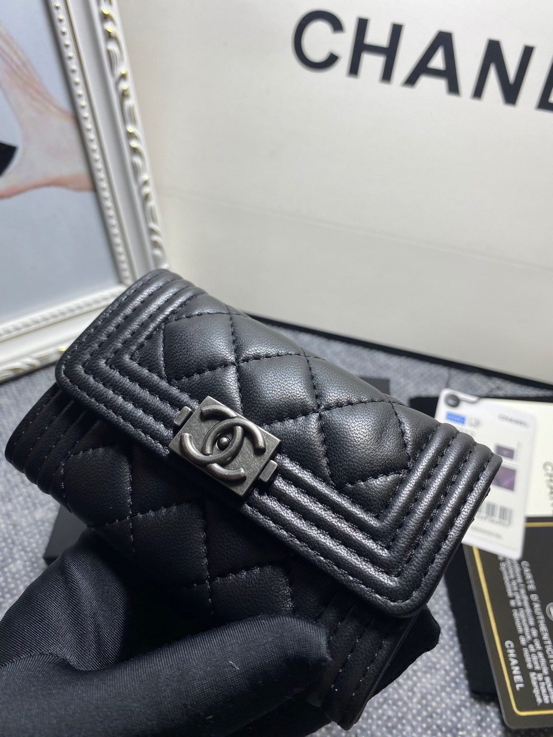 Ch**el FLAP WALLET 12-7CM