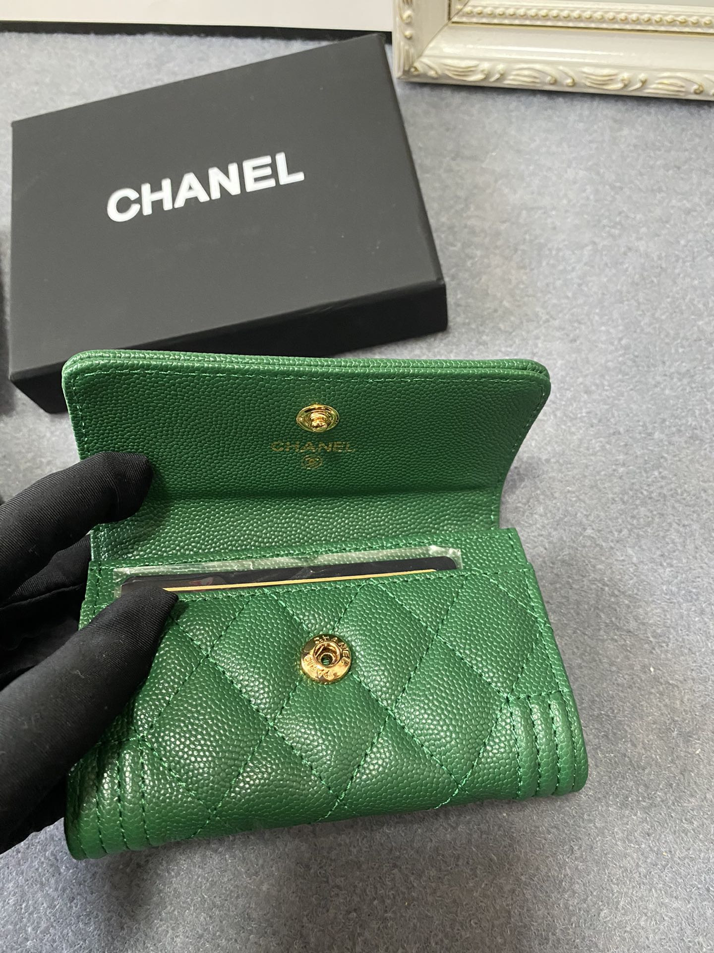 Ch**el FLAP WALLET 12-7CM