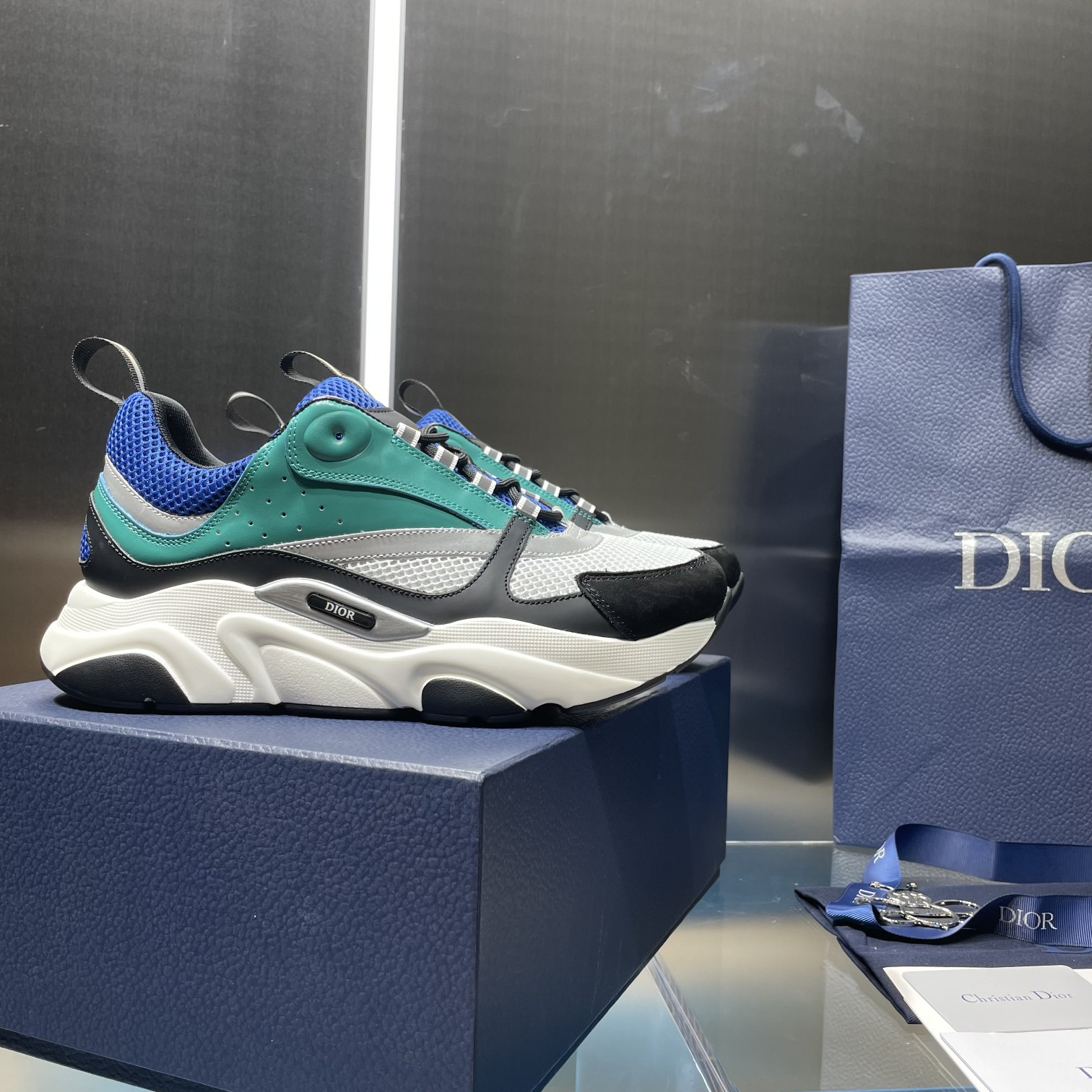 UA D10r B22 Sneaker
