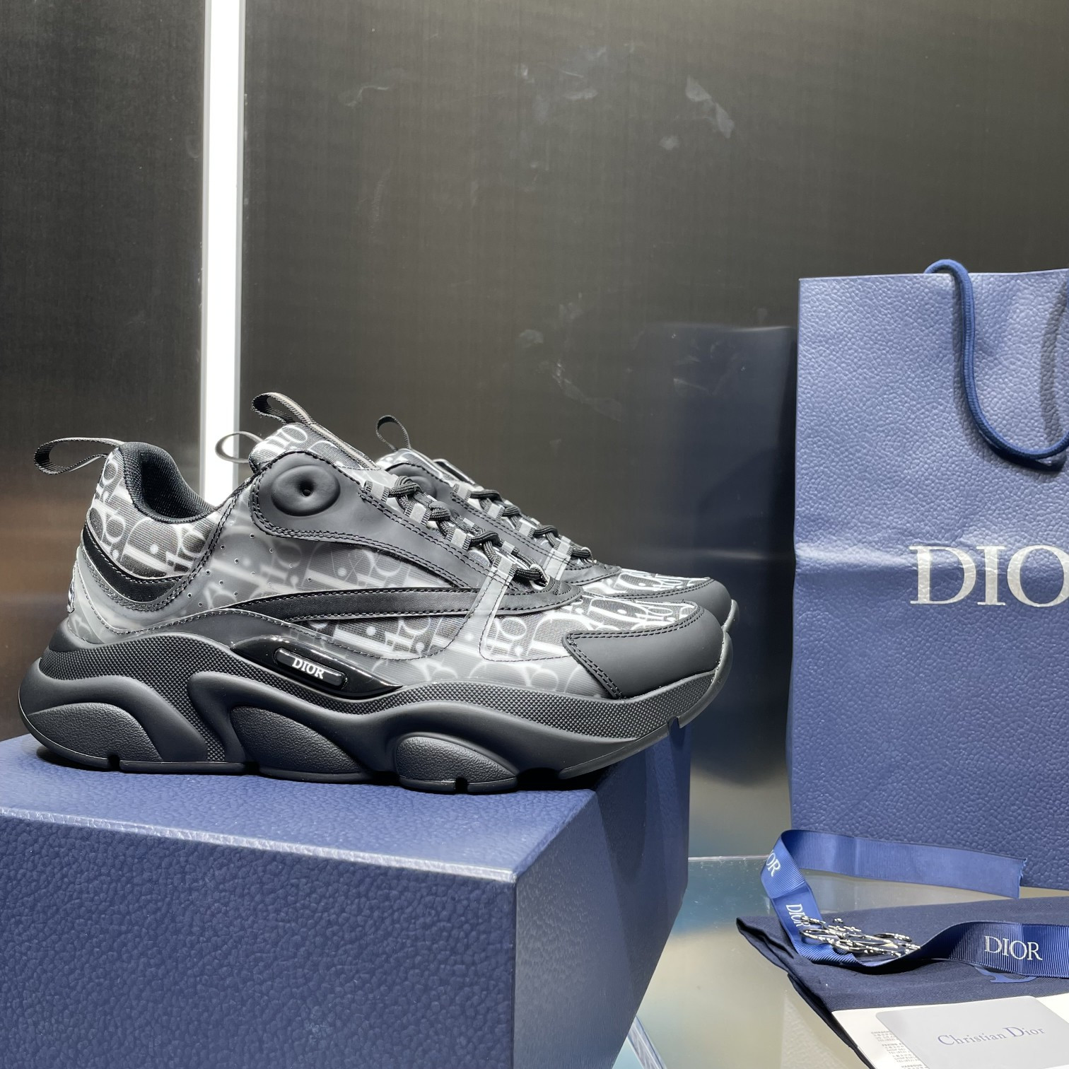 UA D10r B22 Sneaker