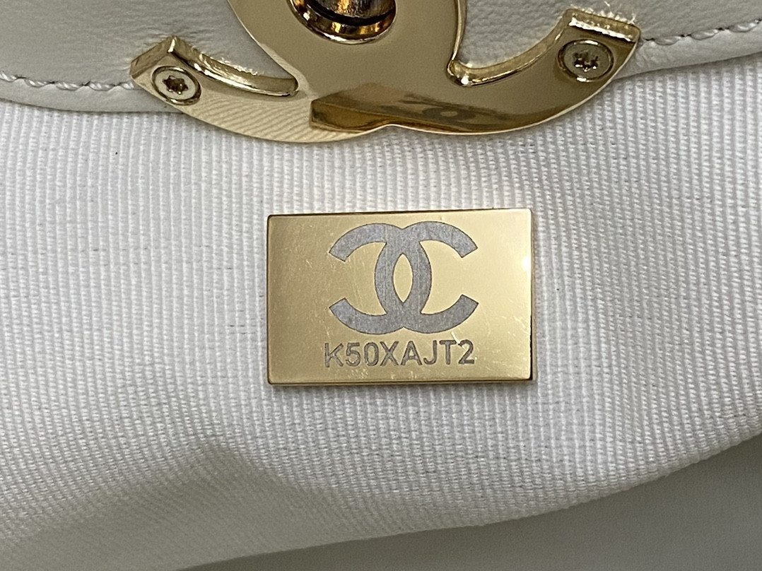 Ch**el  SHOPPING BAG Shiny Lambskin & Gold-Tone Metal 35x39x8cm