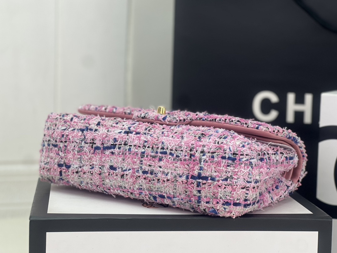 CHANEL CLASSIC 11.12 HANDBAG Tweed & Gold-Tone Metal 6 × 9.9 × 2.5 in