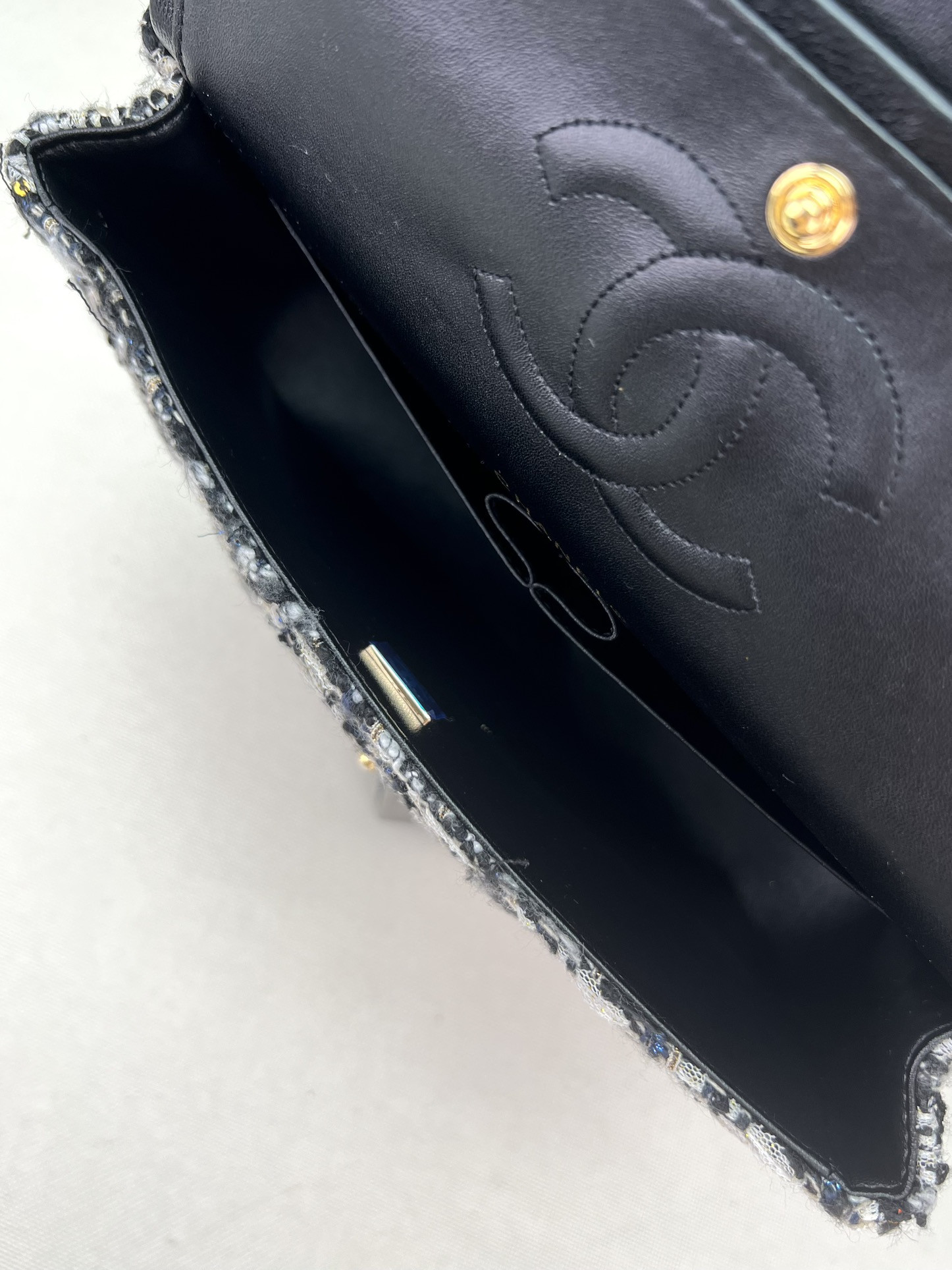 CHANEL CLASSIC 11.12 HANDBAG Tweed & Gold-Tone Metal 6 × 9.9 × 2.5 in